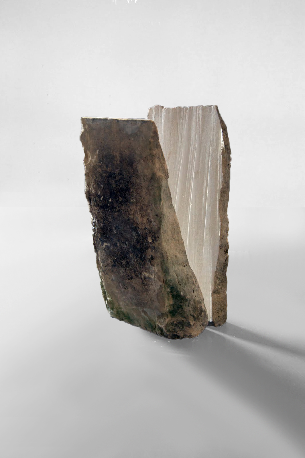 Emma BOURGIN, Radicale douceur, 2011. Pierre de Caen, 64 x 30 x 28 cm.